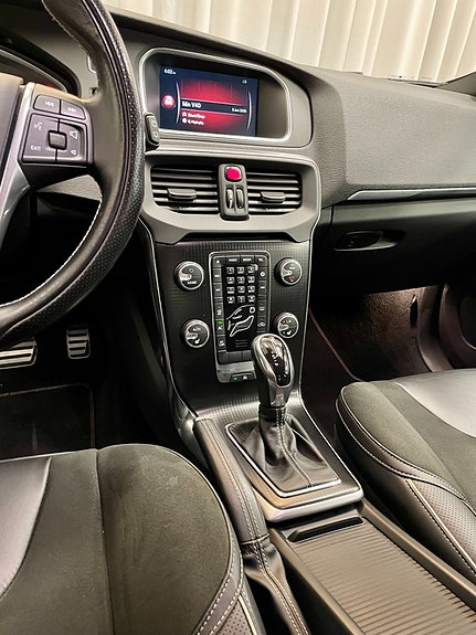 Volvo V40 12 of 23