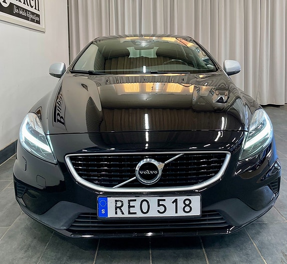Volvo V40 4 of 5