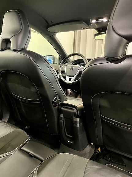 Volvo V40 19 of 23