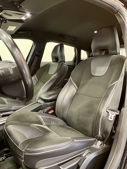 Volvo V40 18 of 23