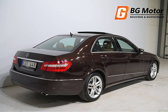 Mercedes-Benz E350 4 of 5