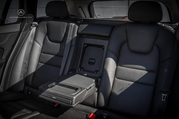 Volvo V60 14 of 23