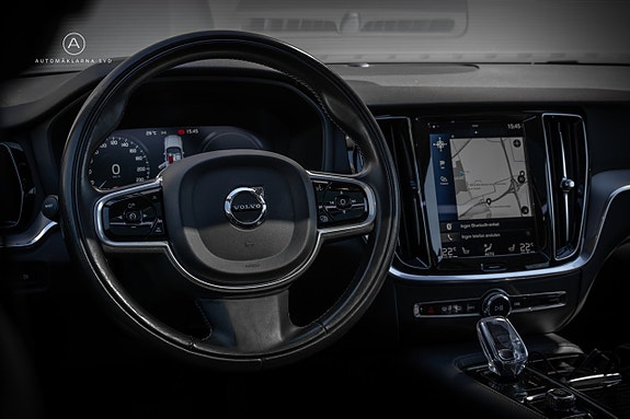 Volvo V60 8 of 23