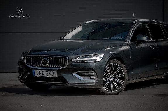 Volvo V60 2 of 23