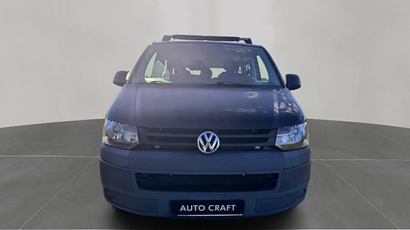 Volkswagen Caravelle 2 of 5