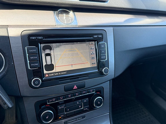Volkswagen Passat 18 of 21