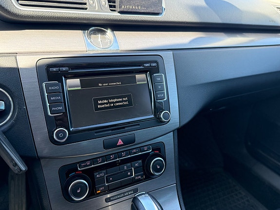Volkswagen Passat 17 of 21