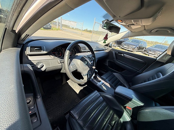 Volkswagen Passat 15 of 21