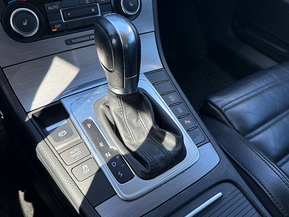Volkswagen Passat 19 of 21