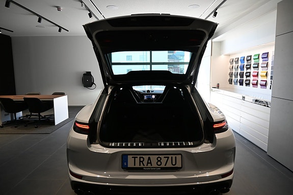 Porsche Panamera 4S 5 of 5