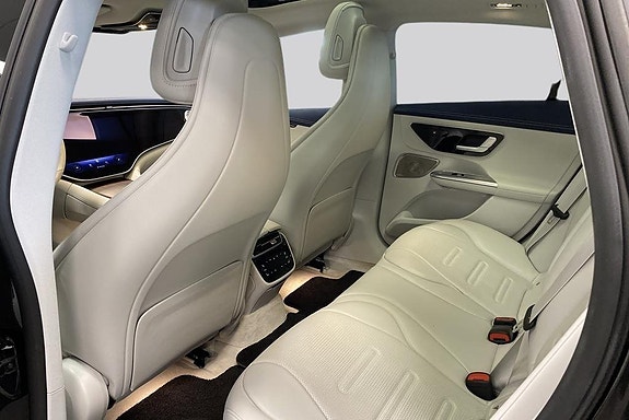 Mercedes-Benz EQE SUV 14 of 15