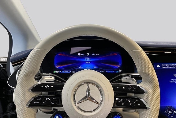 Mercedes-Benz EQE SUV 10 of 15