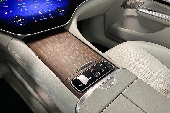 Mercedes-Benz EQE SUV 13 of 15