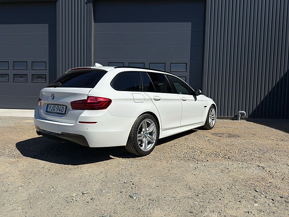 BMW 520d 4 of 5