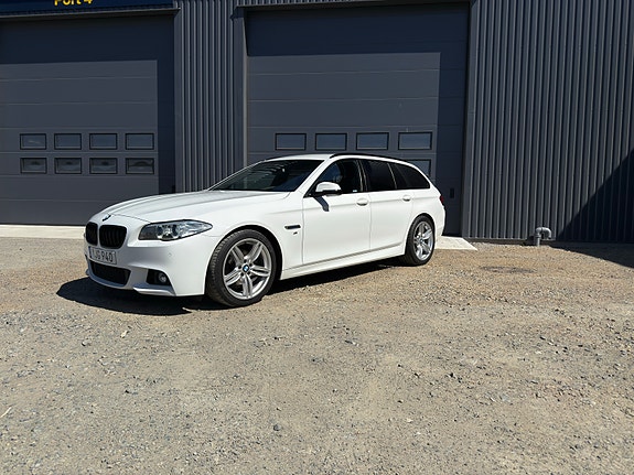 BMW 520d 2 of 5
