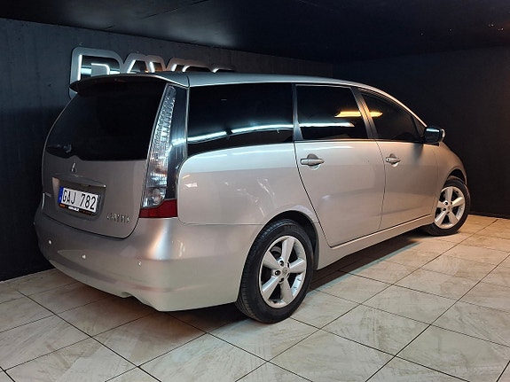 Mitsubishi Grandis 6 of 9