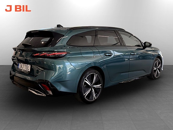 Peugeot 308 SW 3 of 5