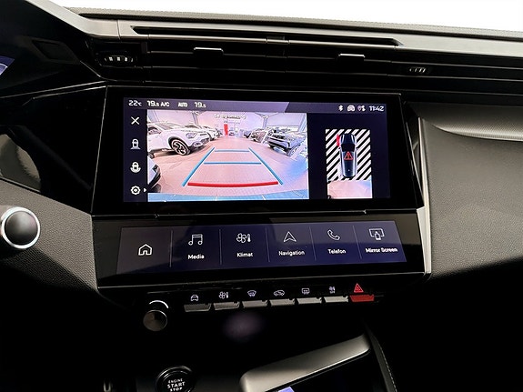 Peugeot 308 SW 8 of 16