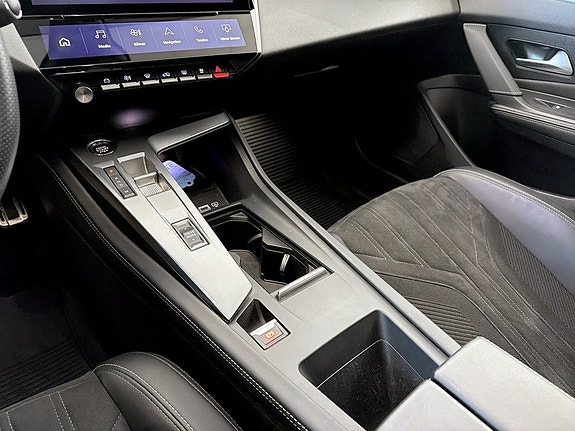 Peugeot 308 SW 11 of 16