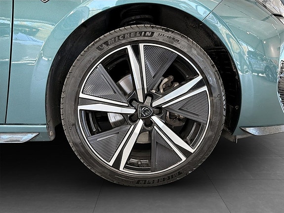 Peugeot 308 SW 15 of 16
