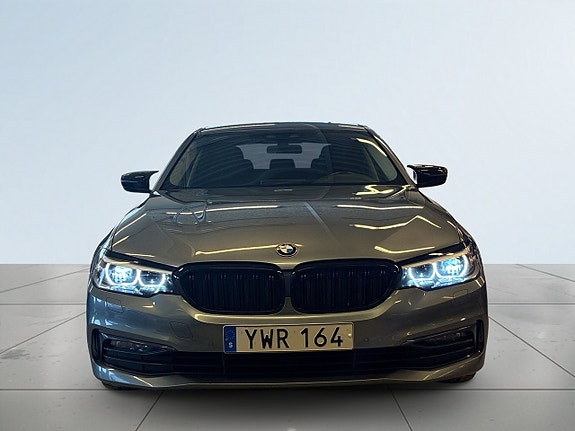 BMW 520d 2 of 5