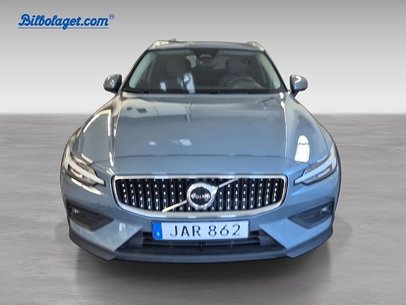 Volvo V60 Cross Country 2 of 5