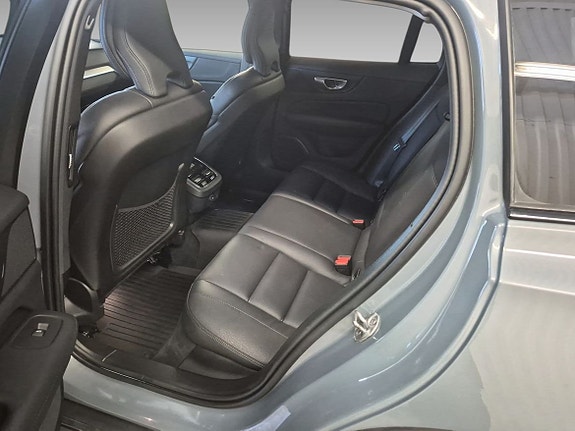 Volvo V60 Cross Country 9 of 10