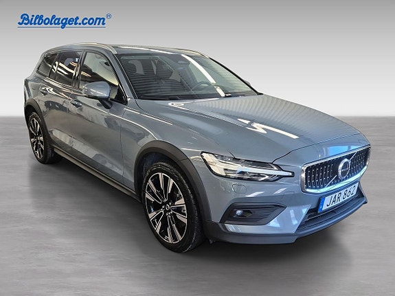 Volvo V60 Cross Country 3 of 5
