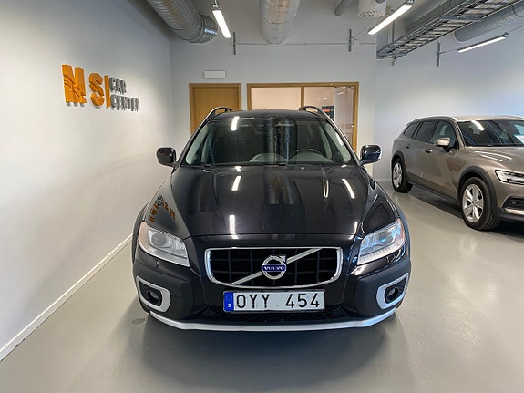 Volvo XC70 3 of 5
