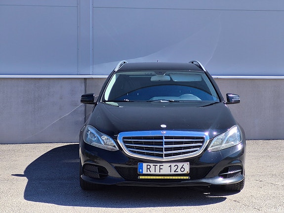Mercedes-Benz E300 3 of 16