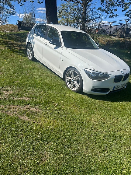 BMW 120d 3 of 5