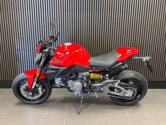 Ducati Monster Plus 4 of 5