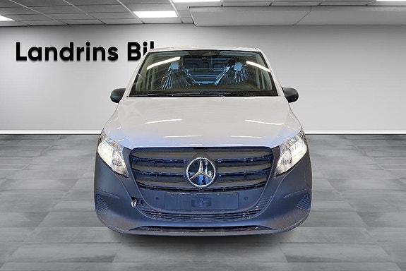 Mercedes-Benz eVito 112 2 of 5