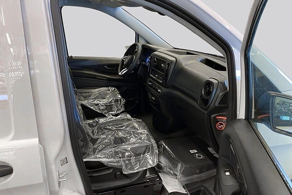 Mercedes-Benz eVito 112 11 of 14