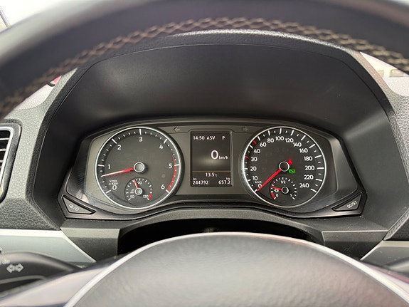 Volkswagen Amarok 27 of 27