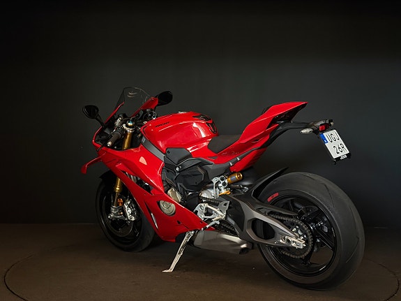Ducati Panigale V4S 6 of 6