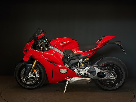 Ducati Panigale V4S 2 of 5