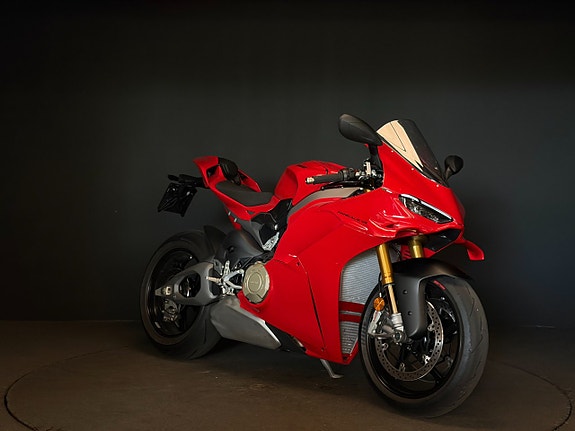 Ducati Panigale V4S 3 of 5