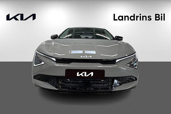 Kia EV6 2 of 5