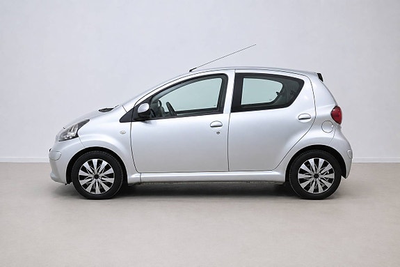 Toyota Aygo 4 of 5