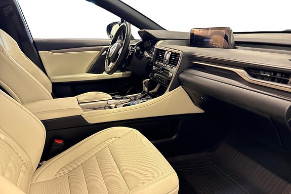 Lexus RX450h 9 of 26