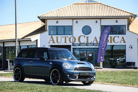 MINI John Cooper Works 2 of 5
