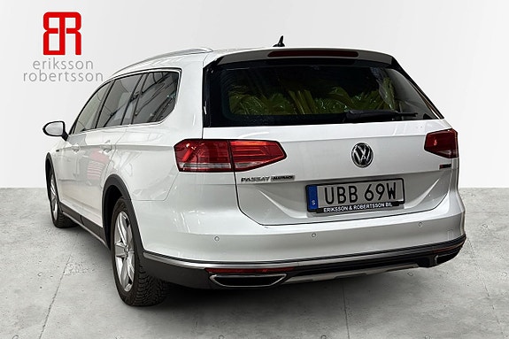 Volkswagen Passat Alltrack 3 of 5