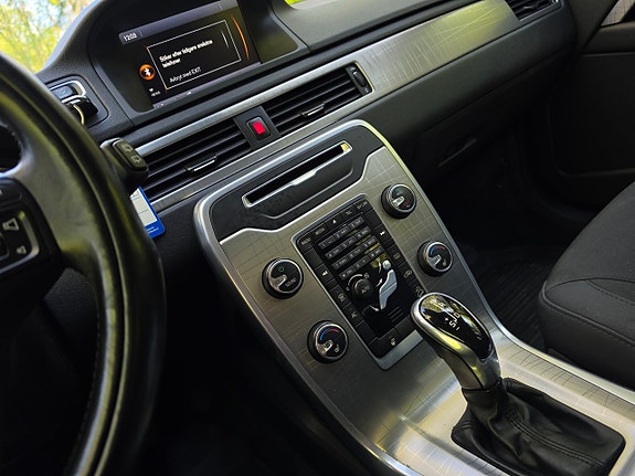 Volvo XC70 14 of 17