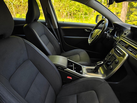 Volvo XC70 10 of 17