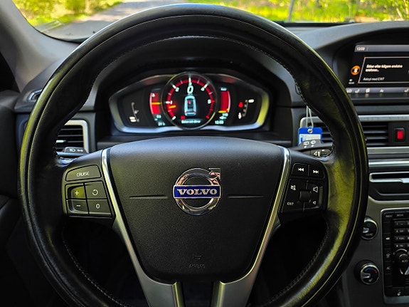 Volvo XC70 12 of 17