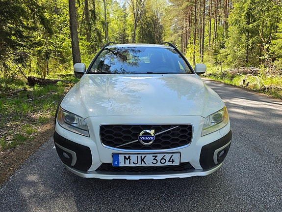 Volvo XC70 2 of 5