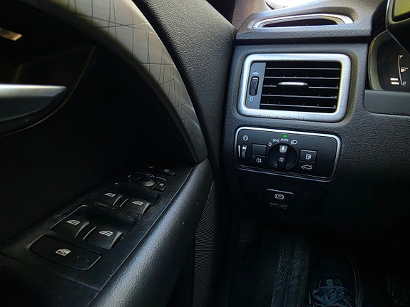 Volvo XC70 13 of 17