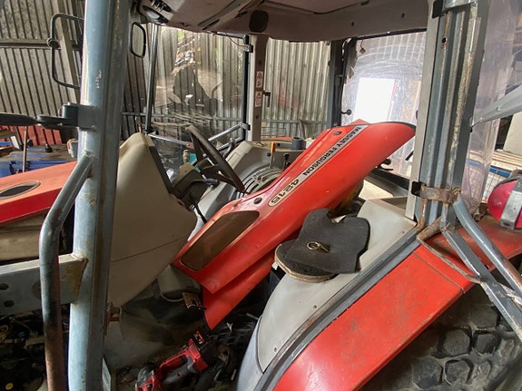Massey Fergusson 4215 Demonteras 4 of 4