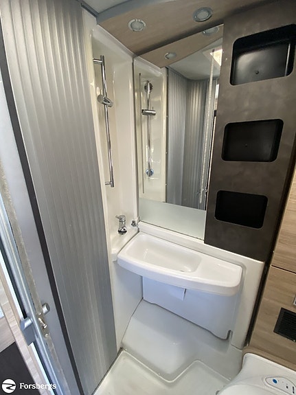 Knaus VAN TI PLUS 650 M / 4x4 / LÅNGBÄDDAR / AUTOMAT 15 of 21